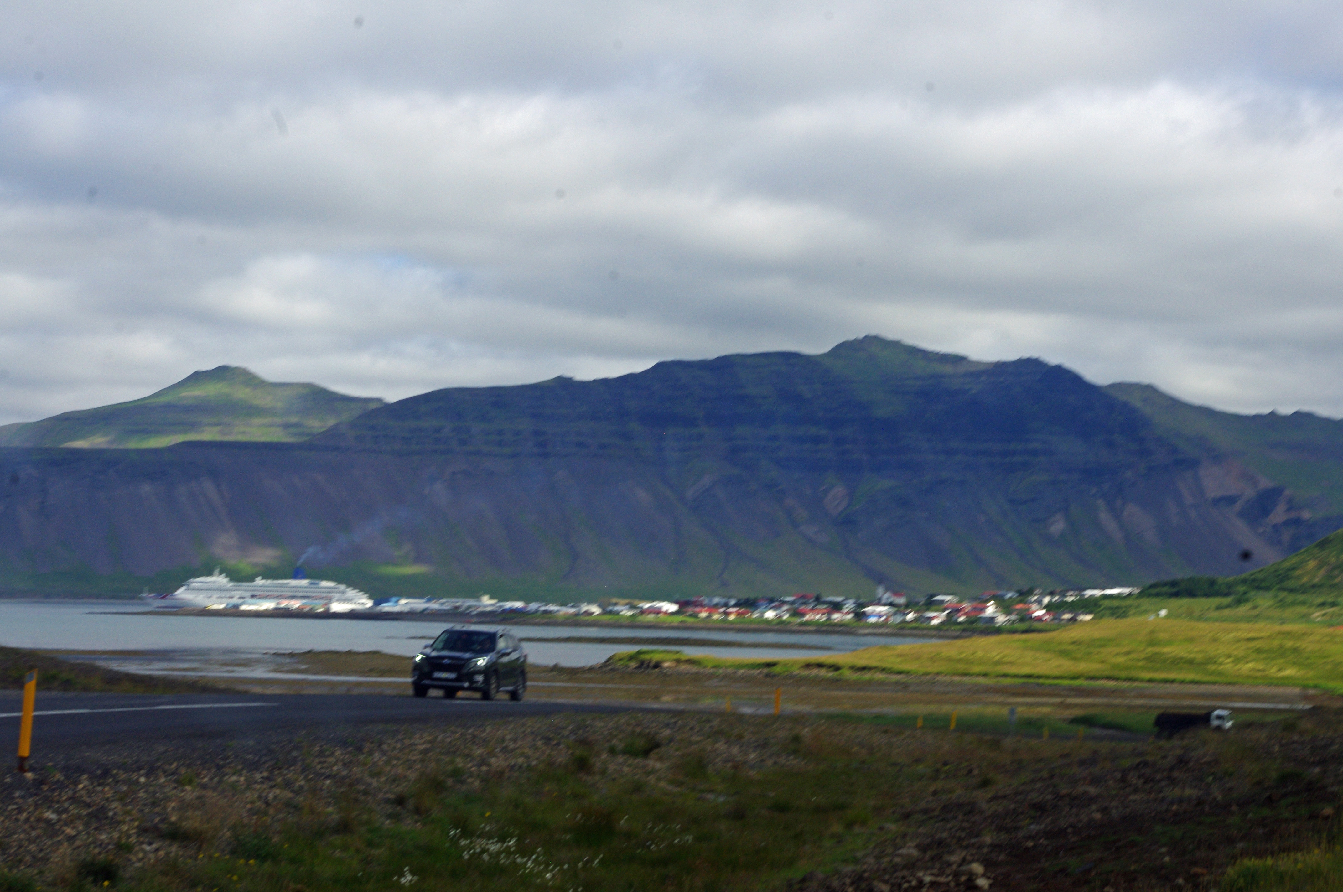 ApprOaching. Grundarfjordur by road
